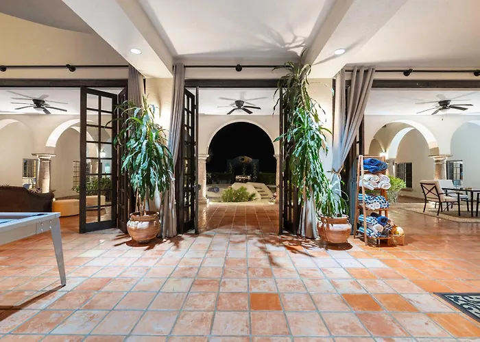 Elegant Hacienda For 20, Ocean Views, Pool *