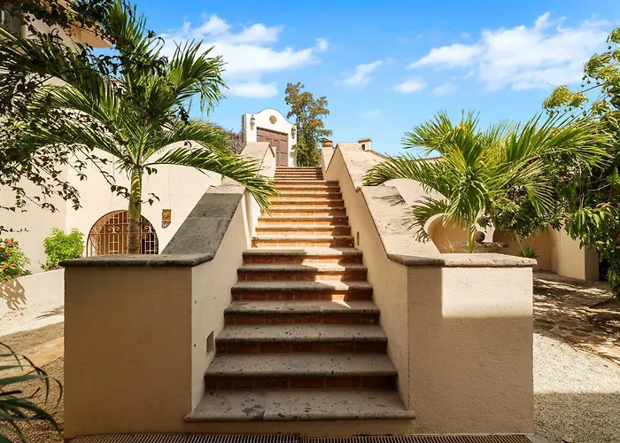 Holiday home Elegant Hacienda For 20, Ocean Views, Pool *