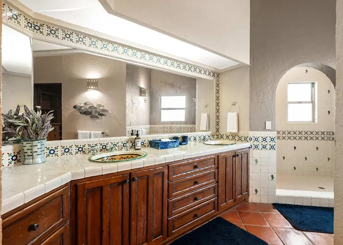 Elegant Hacienda For 20, Ocean Views, Pool Holiday home *